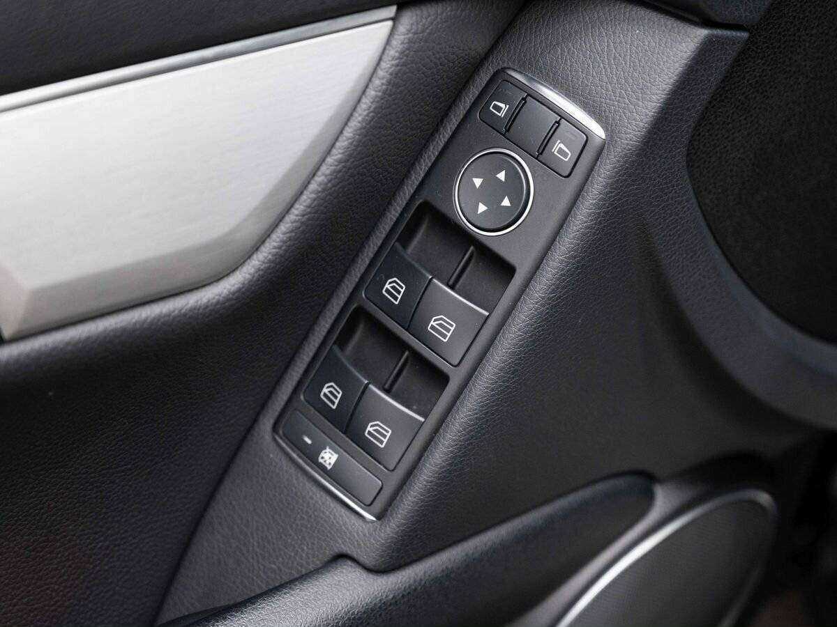 Б/У Мерседес-Бенц Ц-Класс 2013 года. Фото: #23