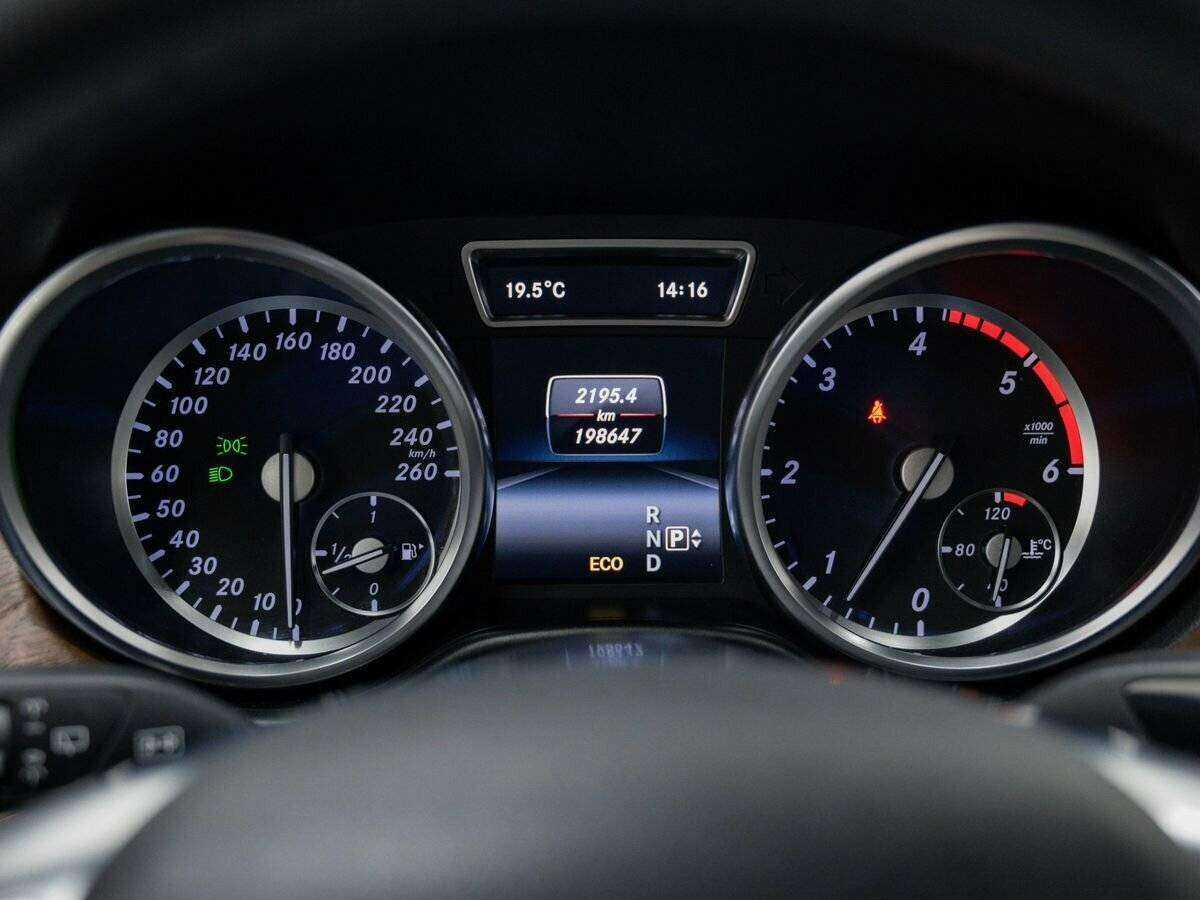 Б/У Мерседес-Бенц М-Класс 2013 года. Фото: #22