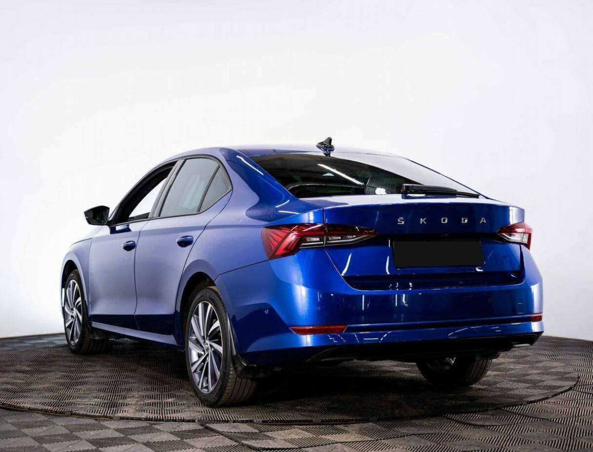 Б/У Шкода Октавия 2021 года. Фото: #3