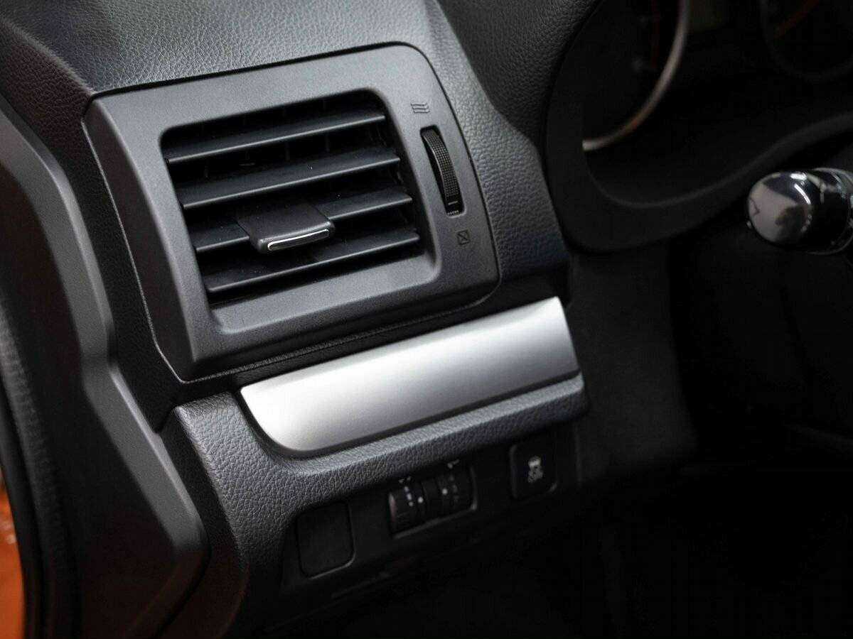 Б/У Субару ИксВи 2012 года. Фото: #13