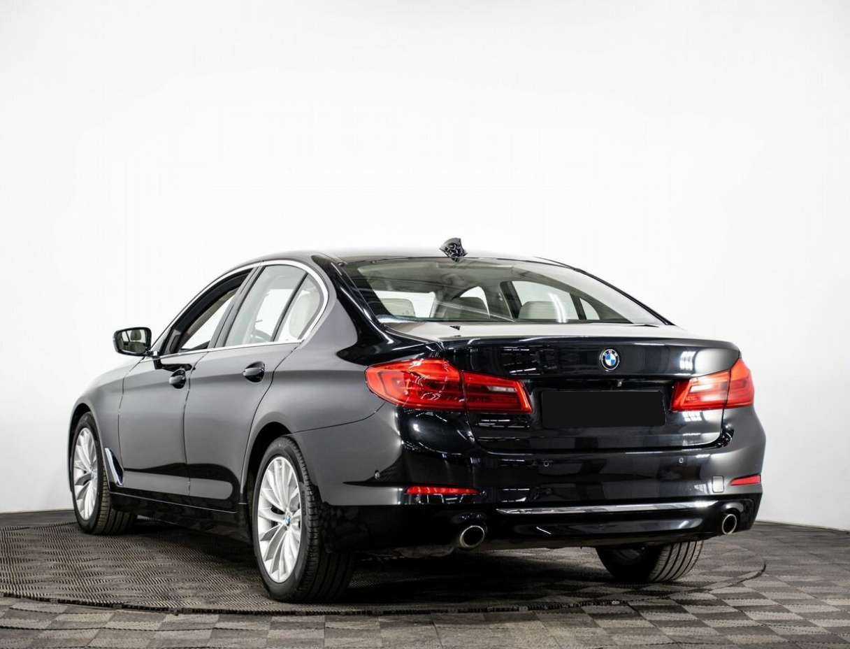Б/У БМВ 5 серии 2018 года. Фото: #3