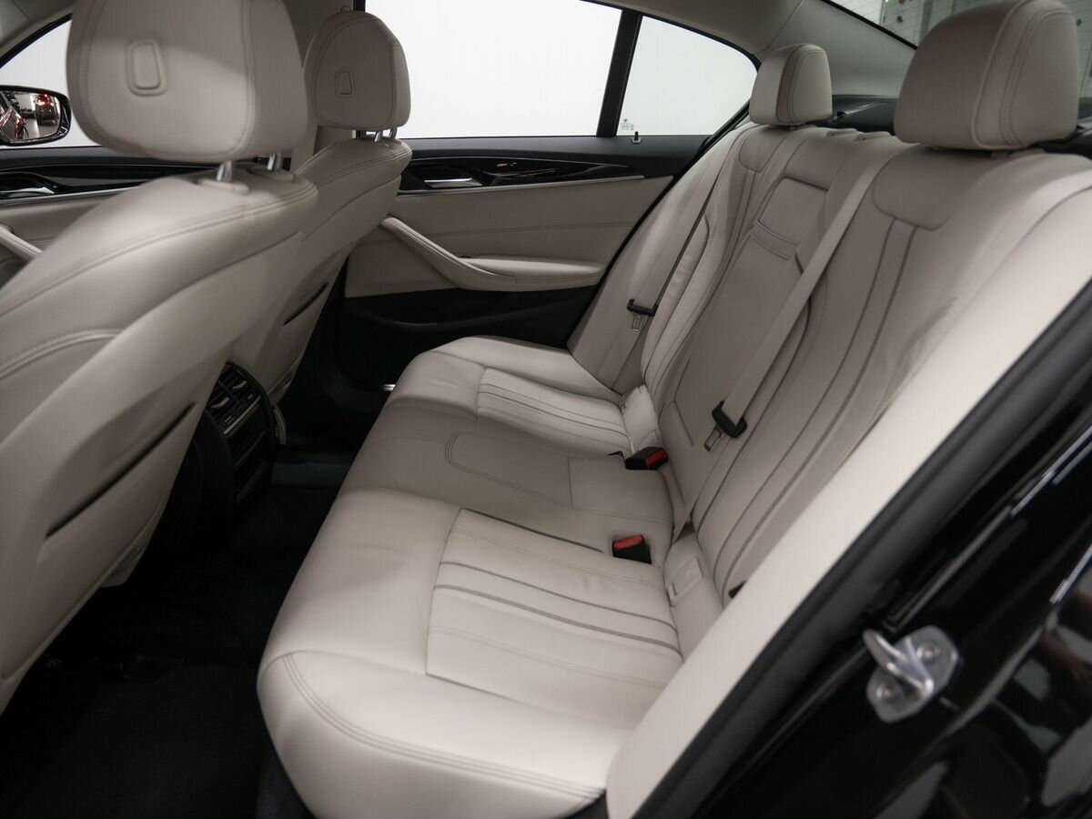 Б/У БМВ 5 серии 2018 года. Фото: #10