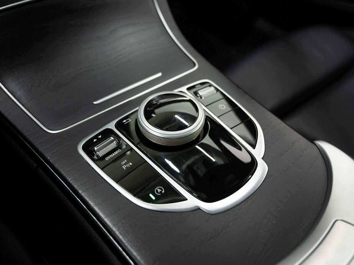 Б/У Мерседес-Бенц Ц-Класс 2016 года. Фото: #21