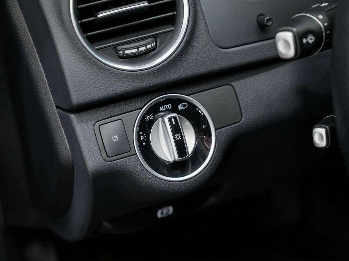 Б/У Мерседес-Бенц Ц-Класс 2013 года. Фото: #15