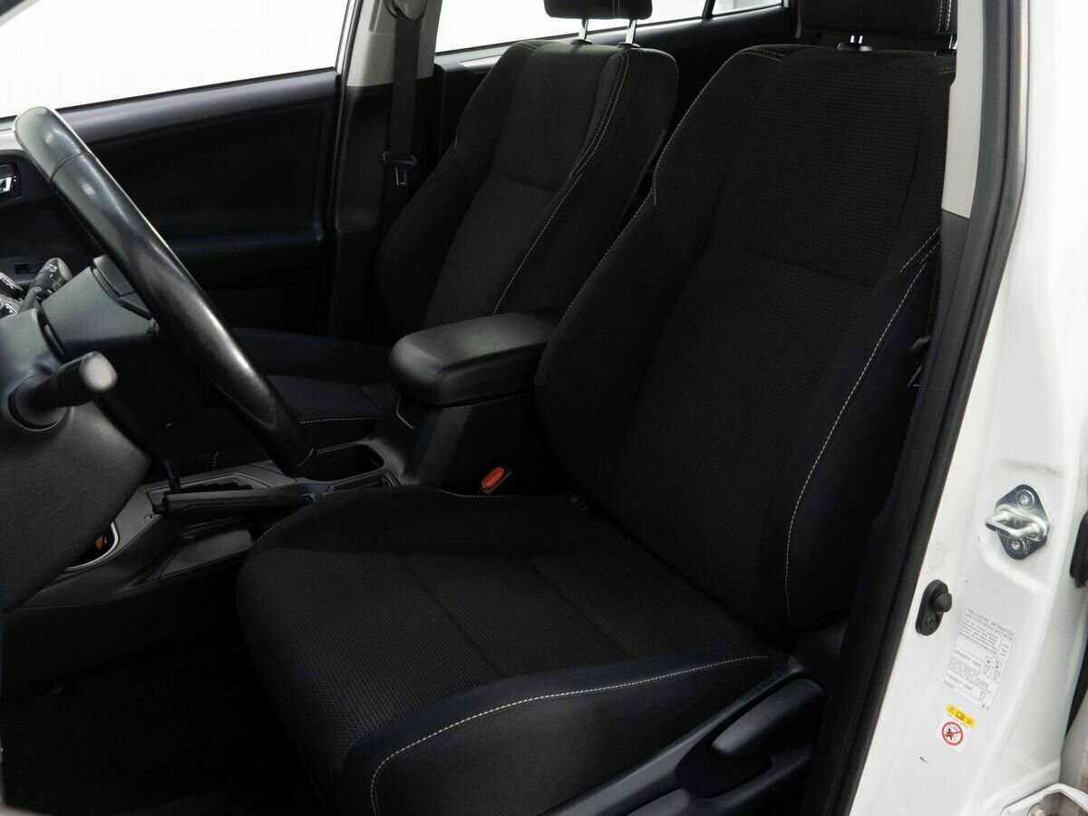 Б/У Тойота Рав4 2018 года. Фото: #8