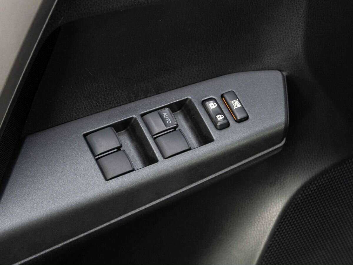 Б/У Тойота Рав4 2018 года. Фото: #19