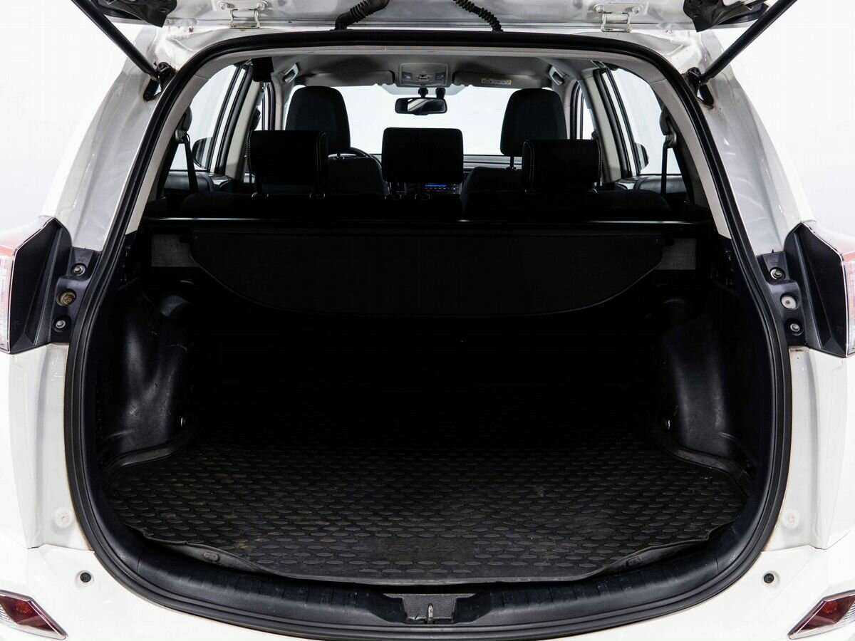 Б/У Тойота Рав4 2018 года. Фото: #20