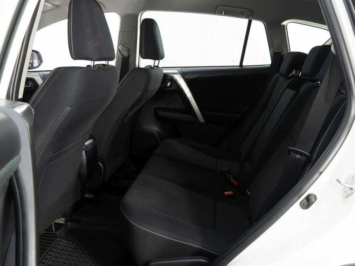 Б/У Тойота Рав4 2018 года. Фото: #25