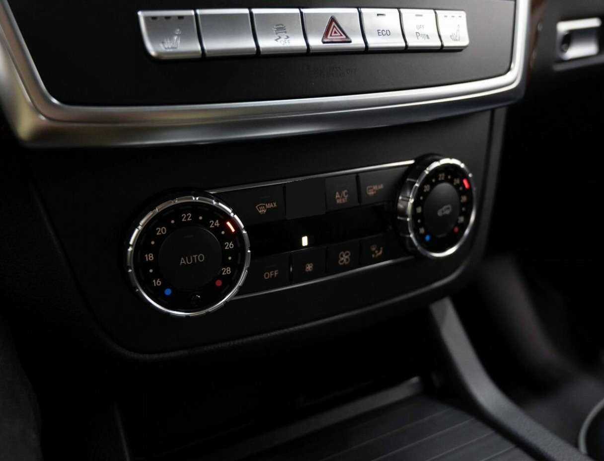 Б/У Мерседес-Бенц М-Класс 2012 года. Фото: #22