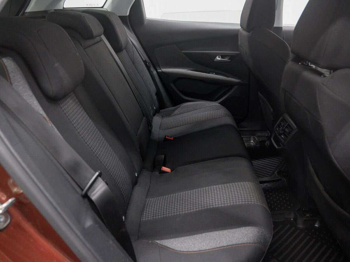 Б/У Пежо 3008 2018 года. Фото: #8