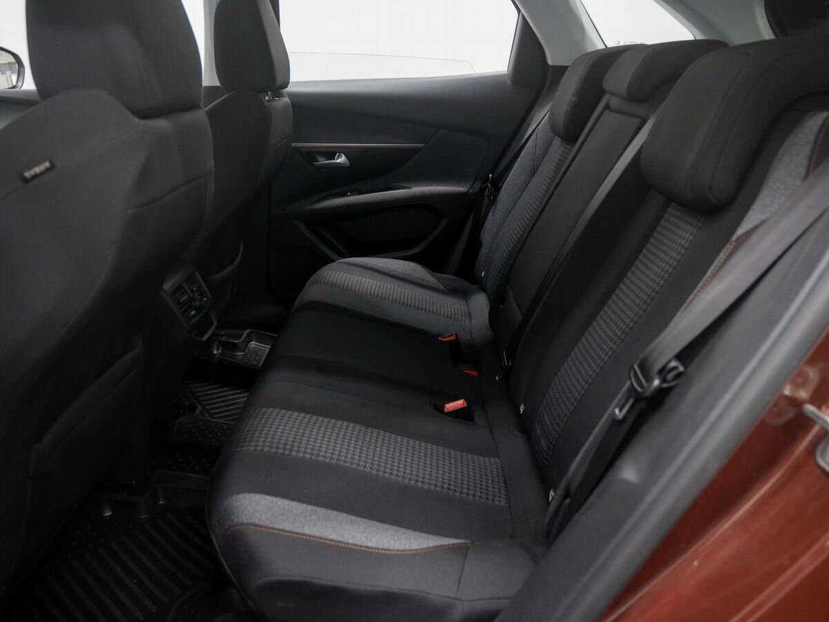 Б/У Пежо 3008 2018 года. Фото: #10