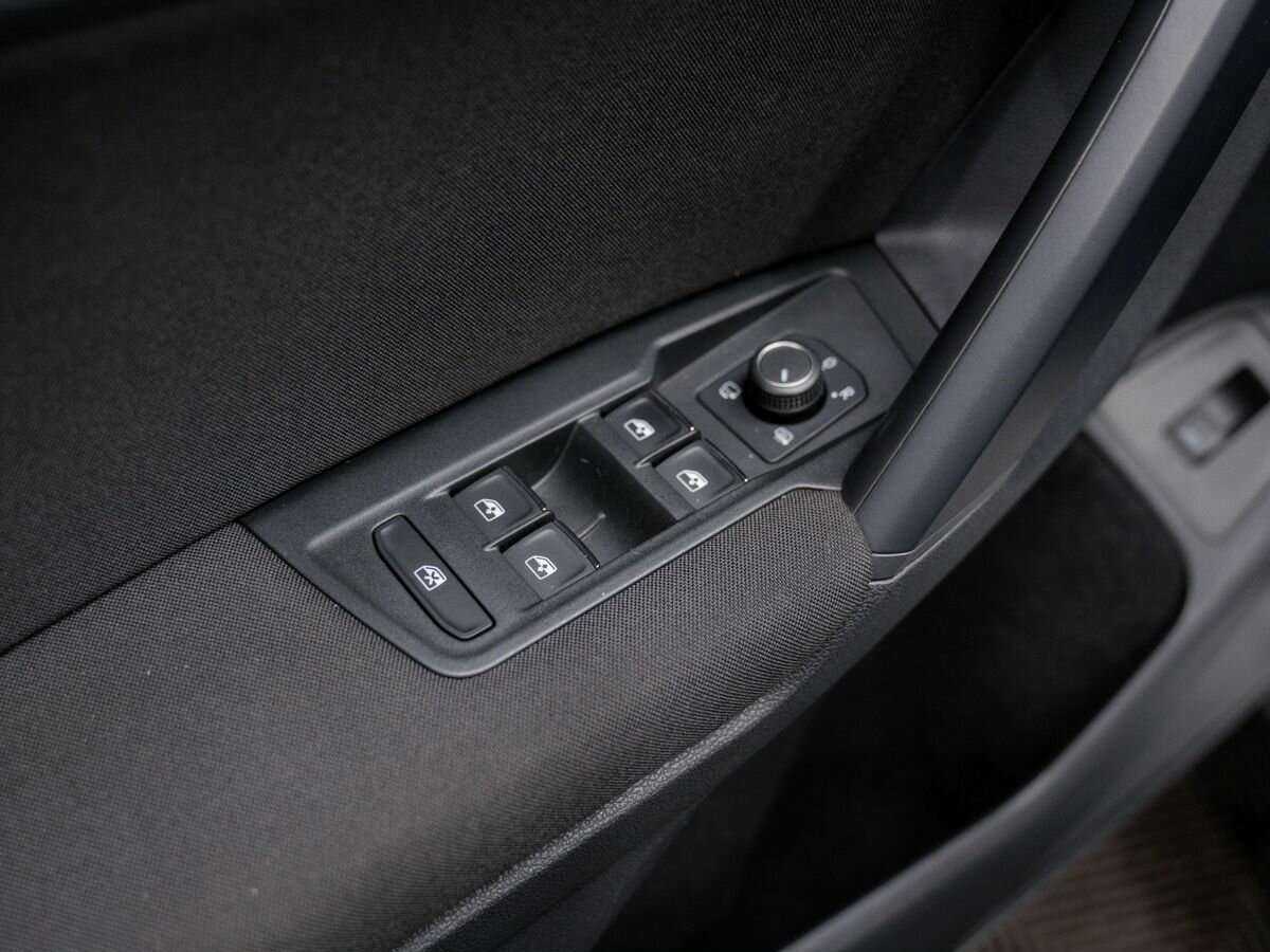 Б/У Фольксваген Тигуан 2019 года. Фото: #17