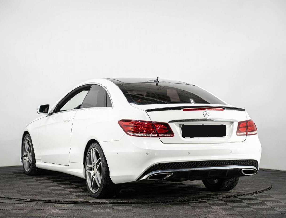 Б/У Мерседес-Бенц Е-Класс 2014 года. Фото: #3