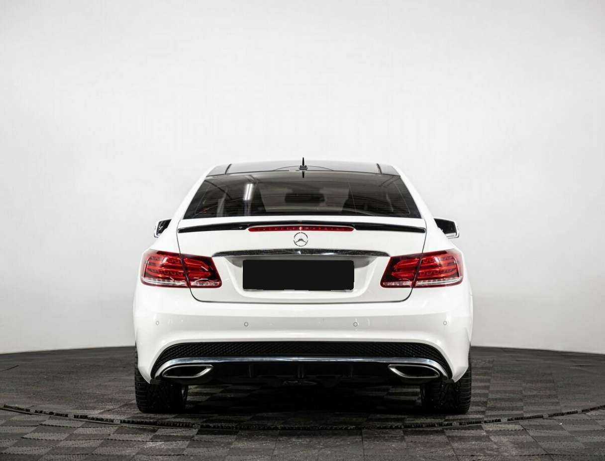 Б/У Мерседес-Бенц Е-Класс 2014 года. Фото: #4