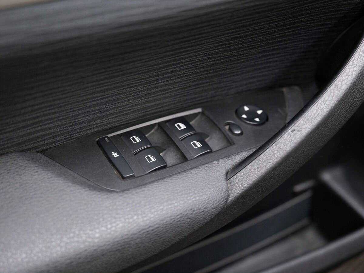 Б/У БМВ Икс1 2013 года. Фото: #14