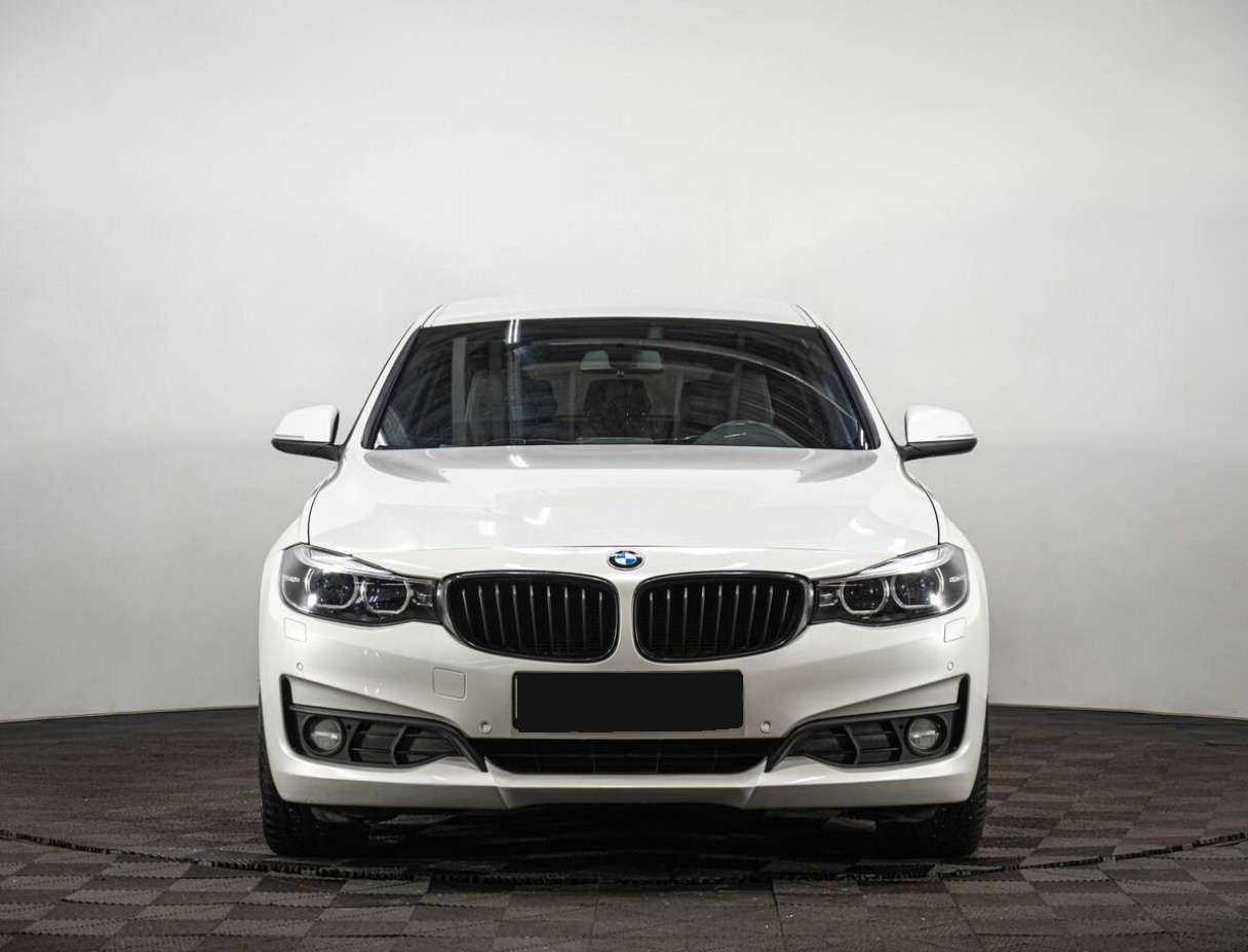 Б/У БМВ 3 серии 2017 года. Фото: #1