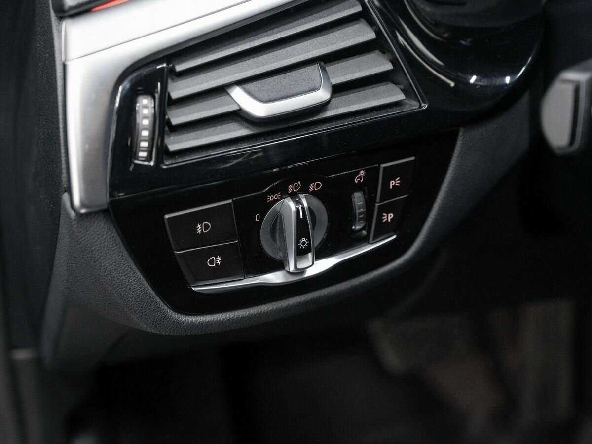 Б/У БМВ 5 серии 2018 года. Фото: #17