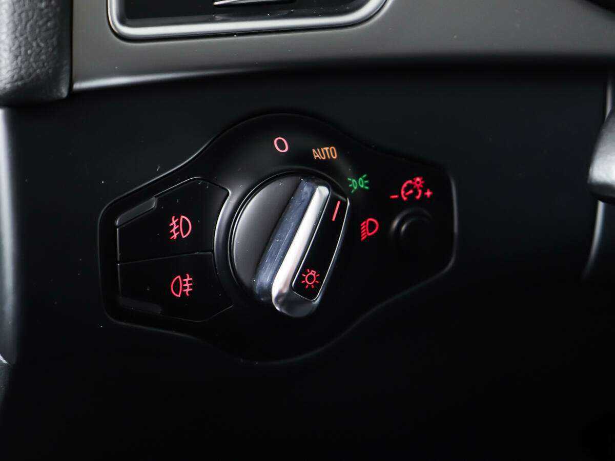 Б/У Ауди А4 2014 года. Фото: #18