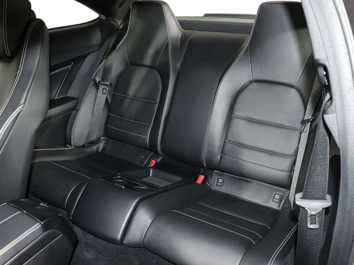 Б/У Мерседес-Бенц Ц-Класс 2012 года. Фото: #9