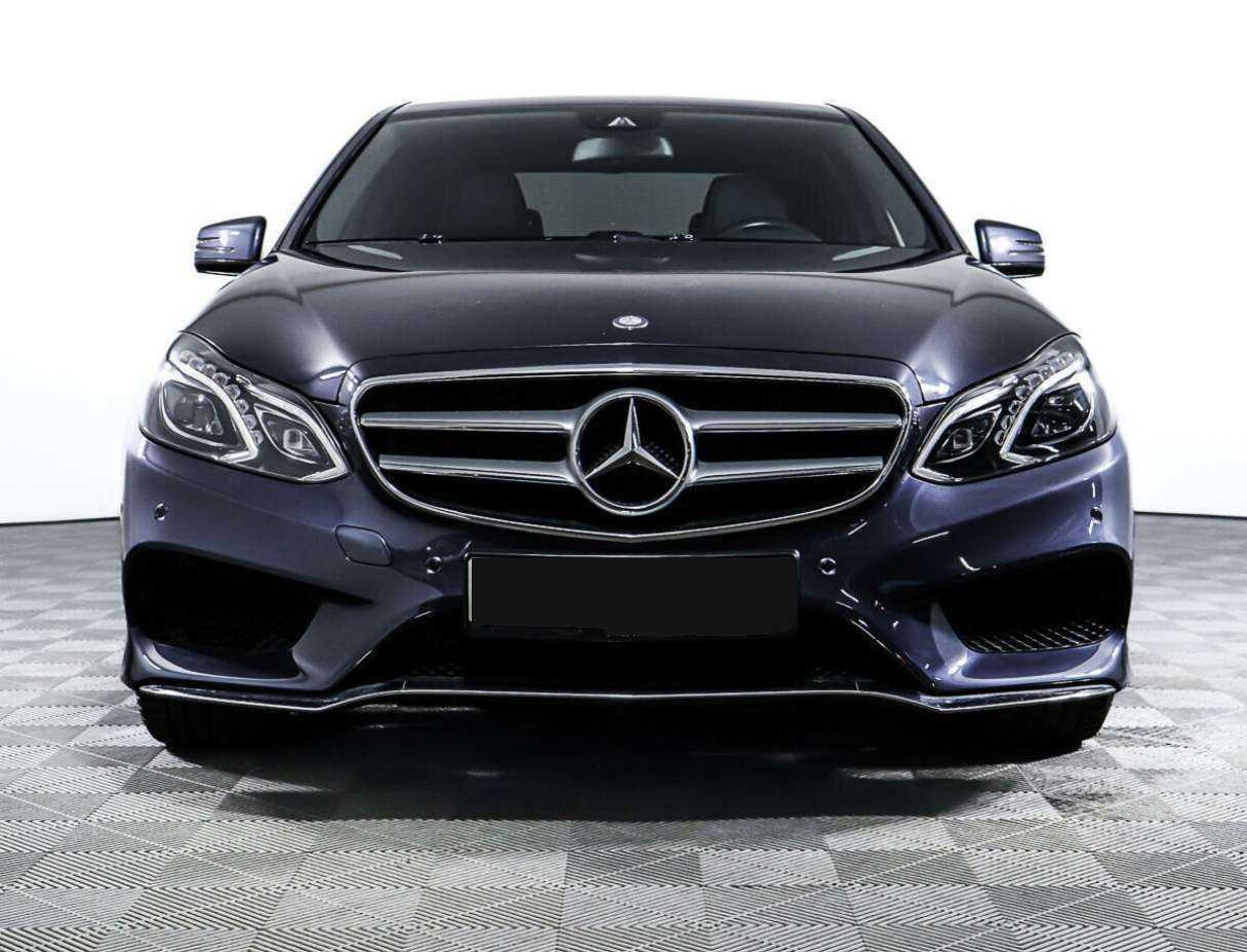 Б/У Мерседес-Бенц Е-Класс 2015 года. Фото: #1