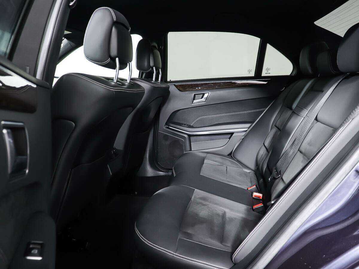 Б/У Мерседес-Бенц Е-Класс 2015 года. Фото: #9