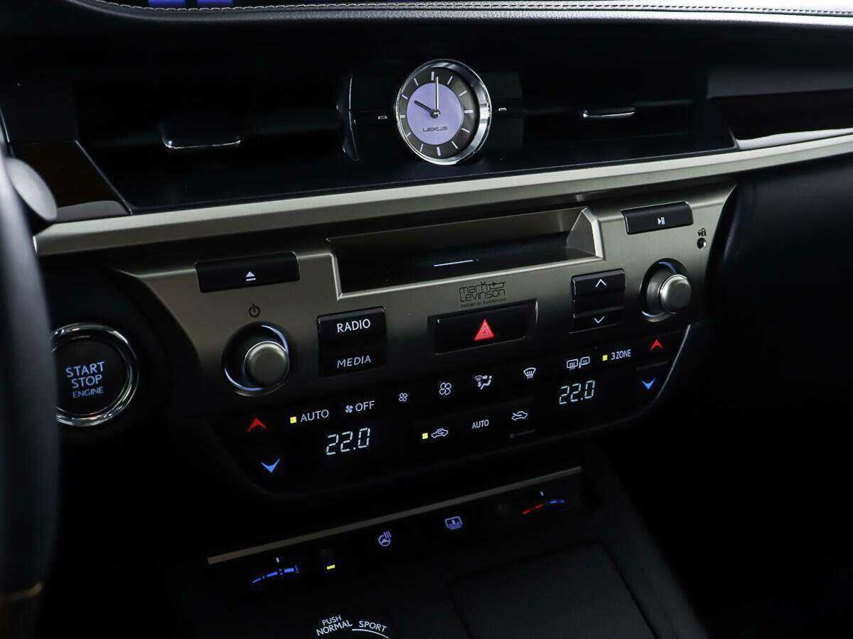 Б/У Лексус ЕС 2013 года. Фото: #18