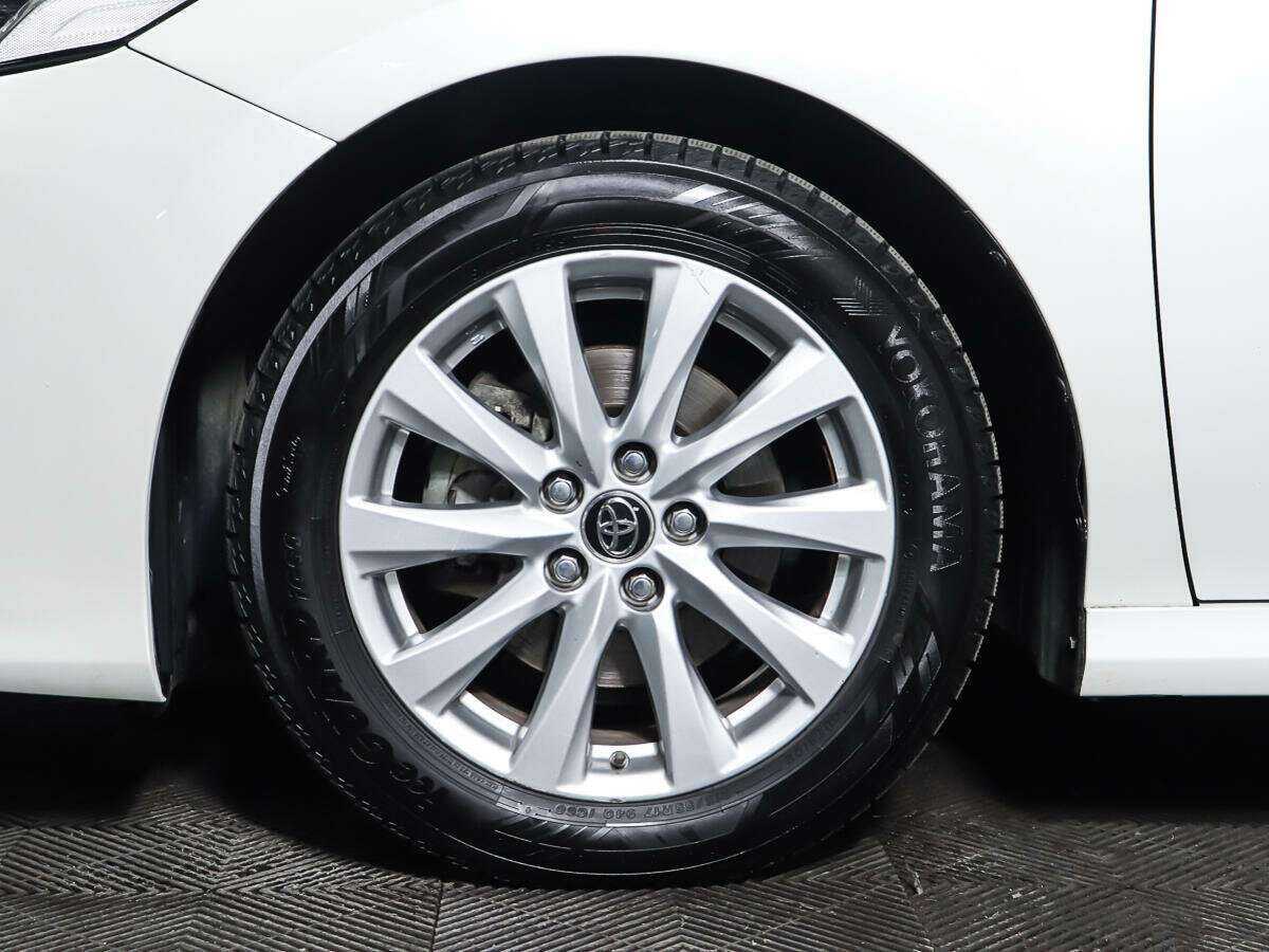 Б/У Тойота Камри 2018 года. Фото: #18