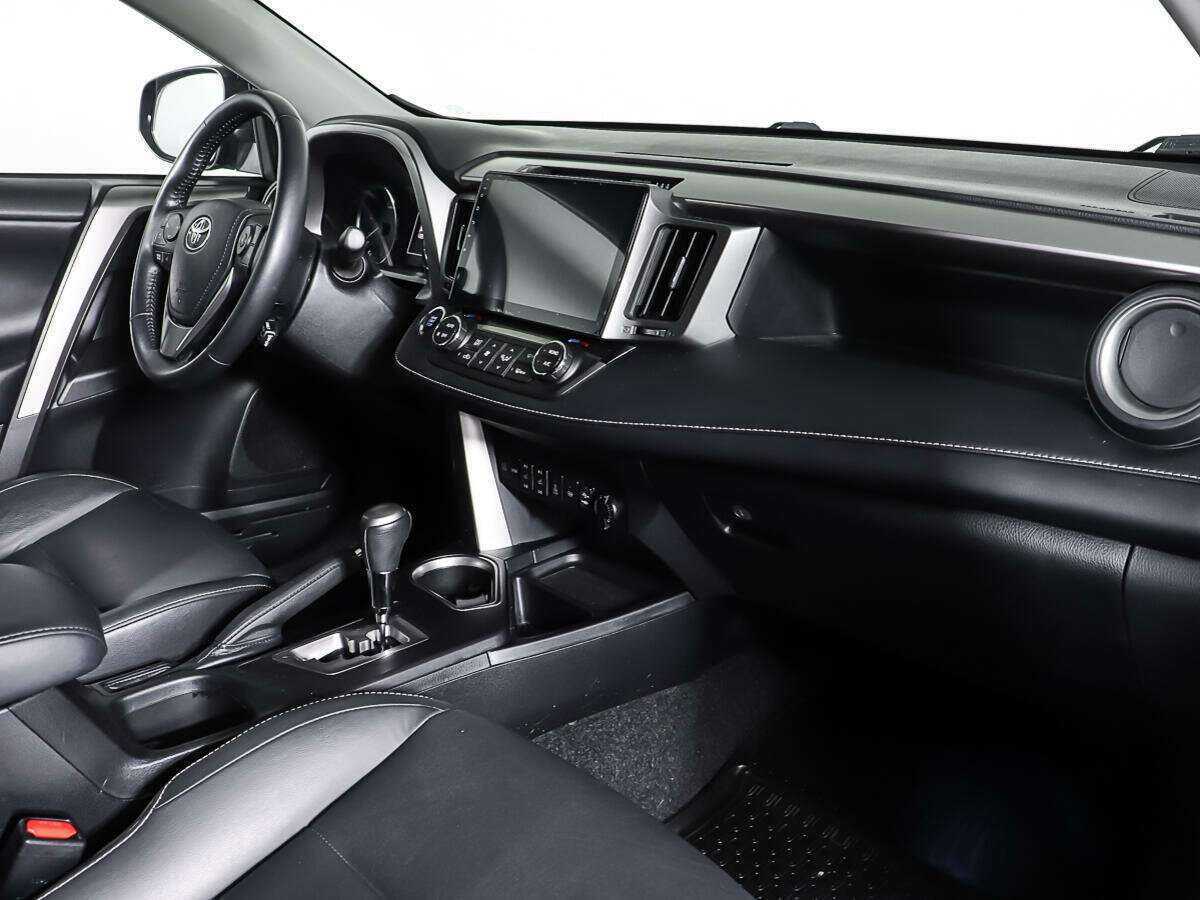 Б/У Тойота Рав4 2018 года. Фото: #8