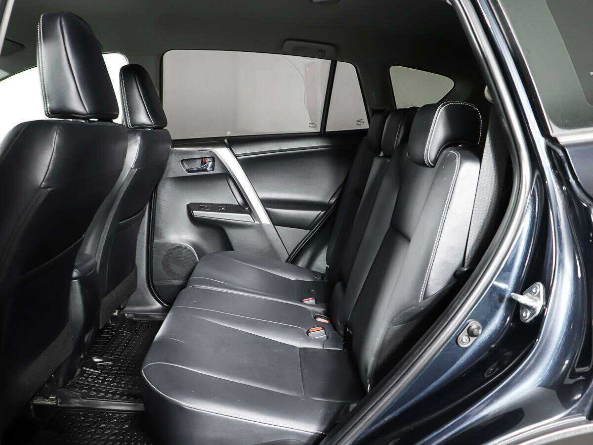 Б/У Тойота Рав4 2018 года. Фото: #9