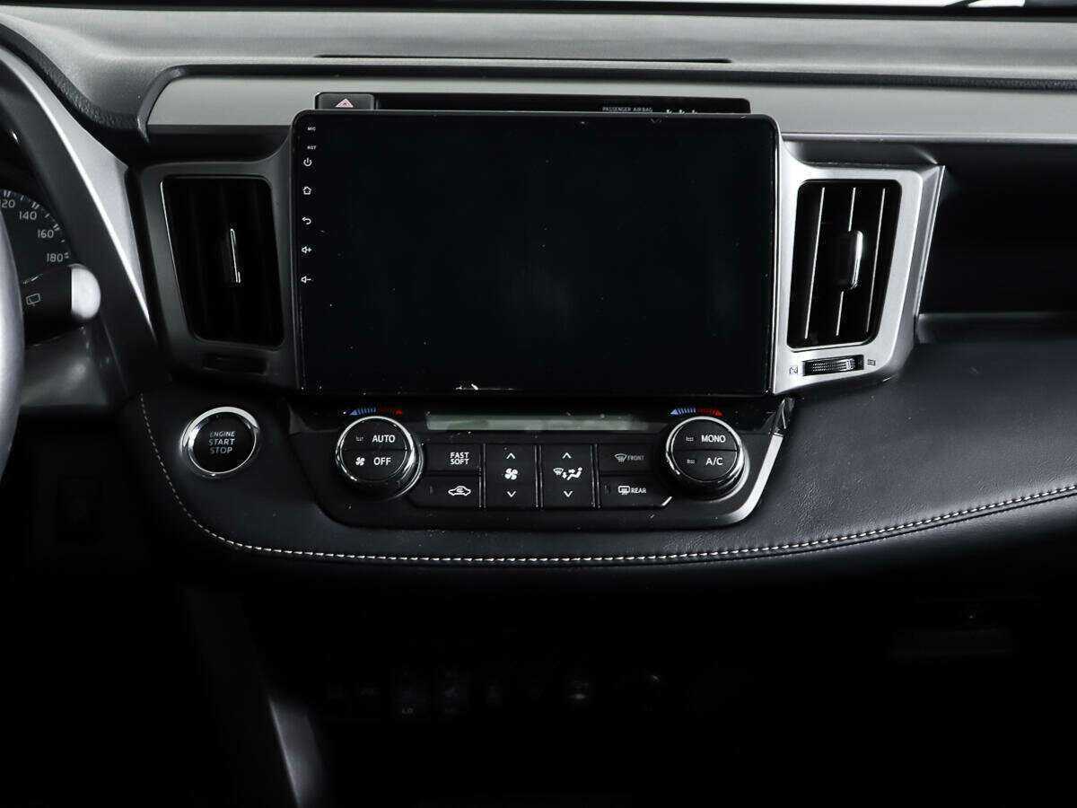 Б/У Тойота Рав4 2018 года. Фото: #11