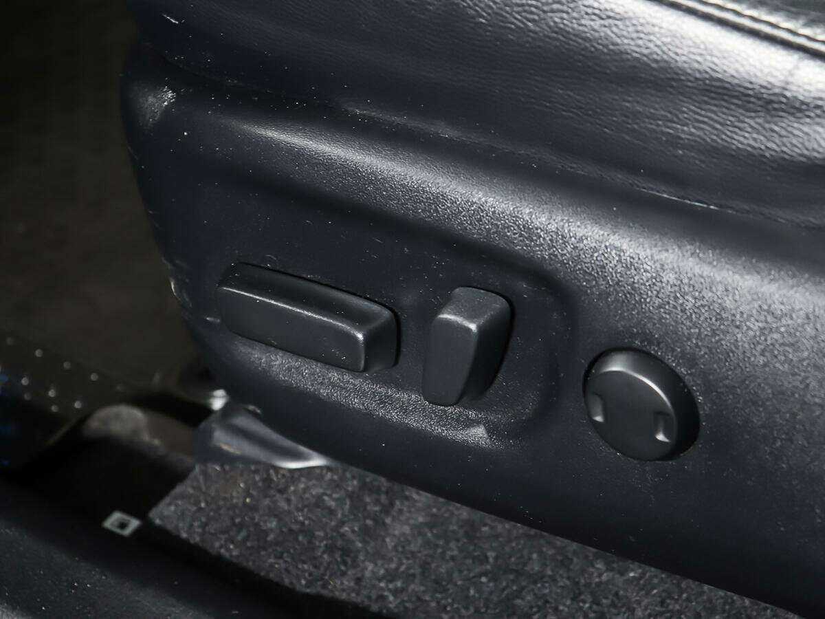 Б/У Тойота Рав4 2018 года. Фото: #16