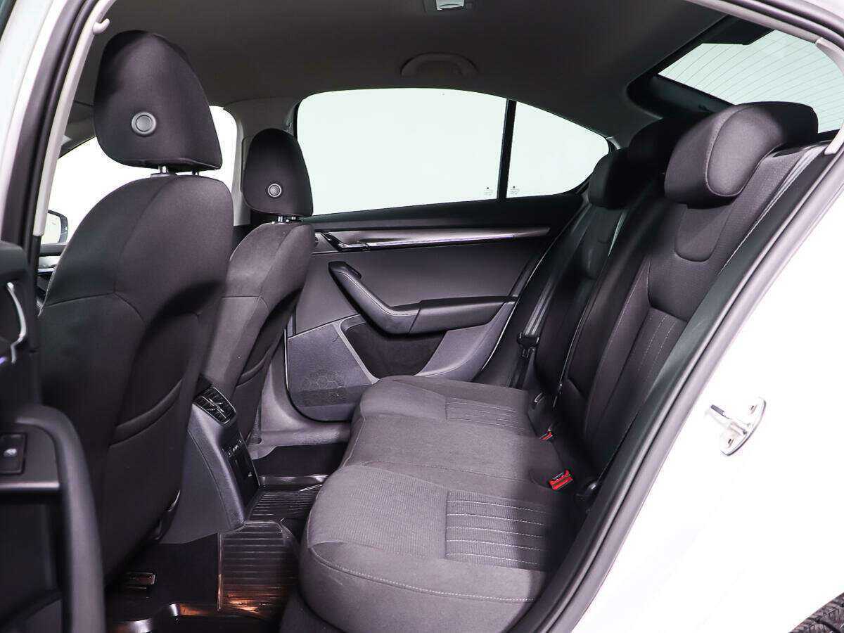 Б/У Шкода Октавия 2019 года. Фото: #9