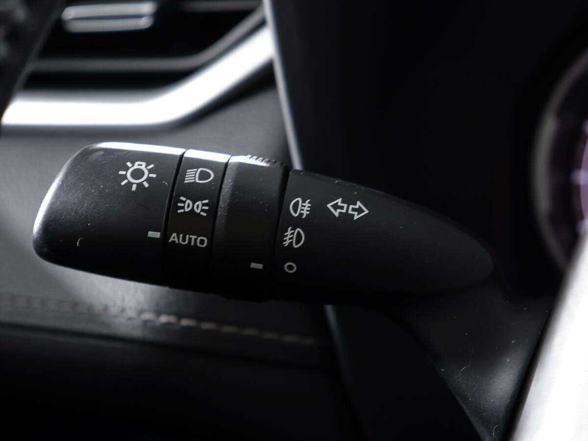 Б/У Тойота Рав4 2019 года. Фото: #17