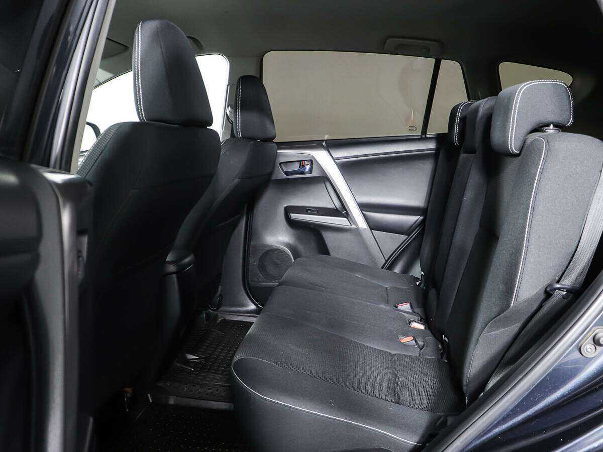 Б/У Тойота Рав4 2017 года. Фото: #9