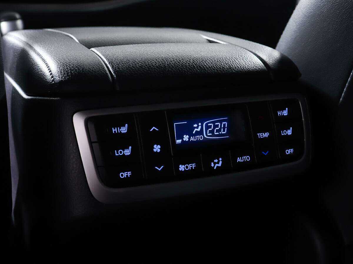 Б/У Тойота Хайлэндер 2014 года. Фото: #21