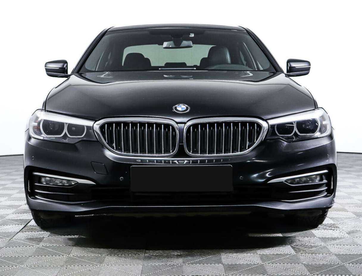 Б/У БМВ 5 серии 2017 года. Фото: #1