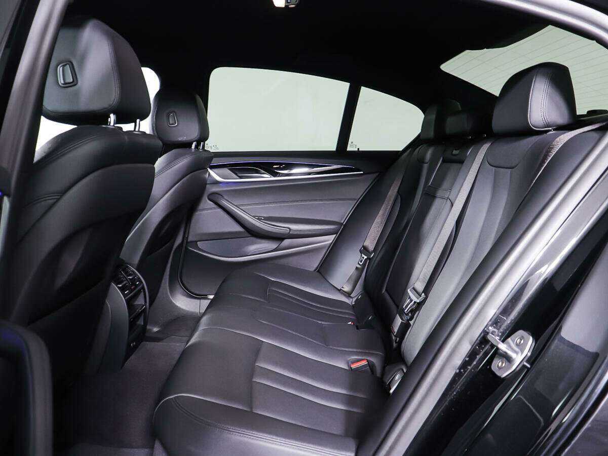 Б/У БМВ 5 серии 2017 года. Фото: #11