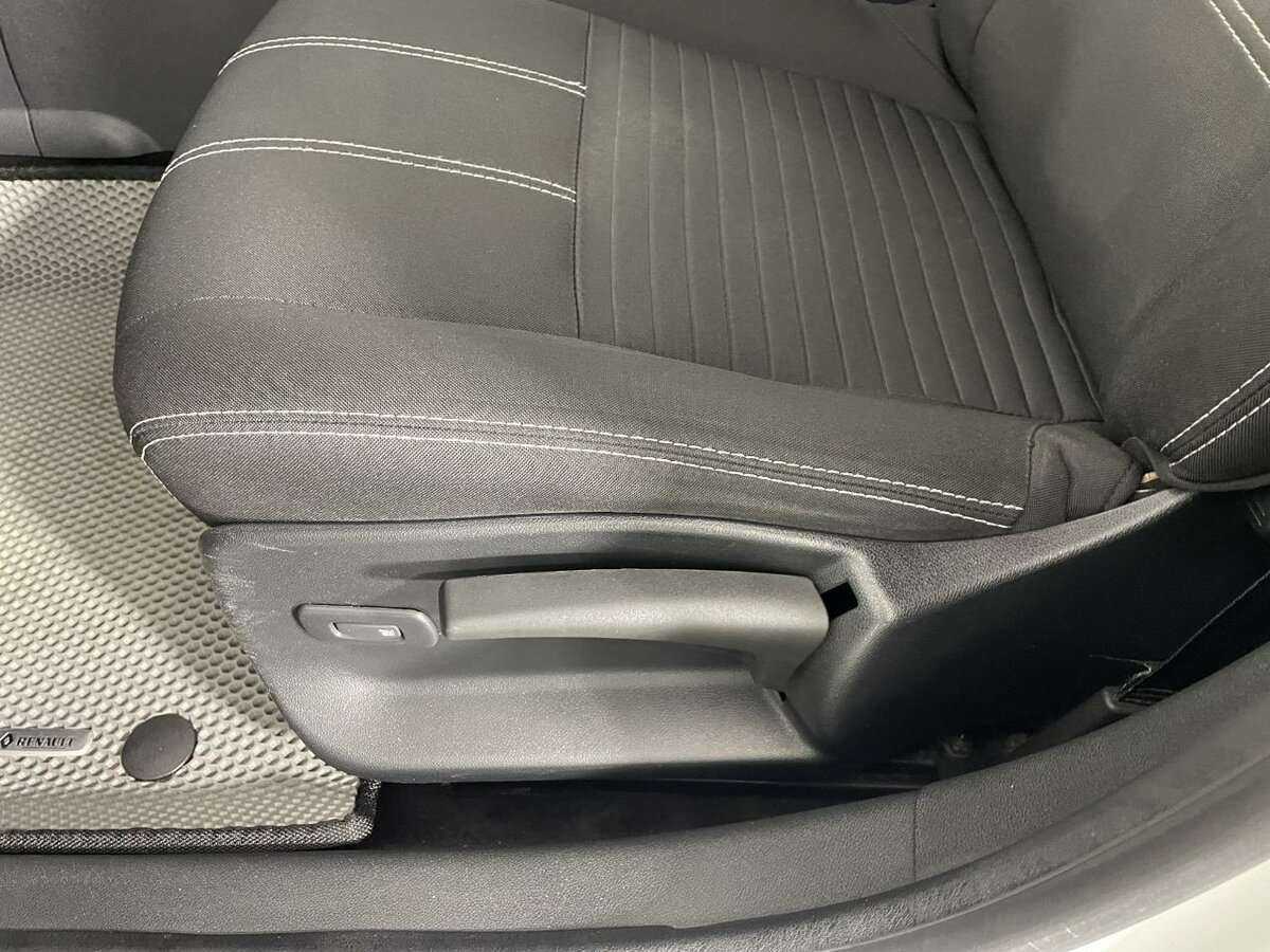 Б/У Рено Флюенс 2015 года. Фото: #9