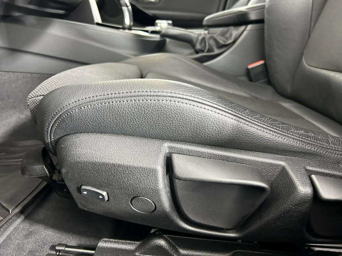 Б/У БМВ 3 серии 2016 года. Фото: #9