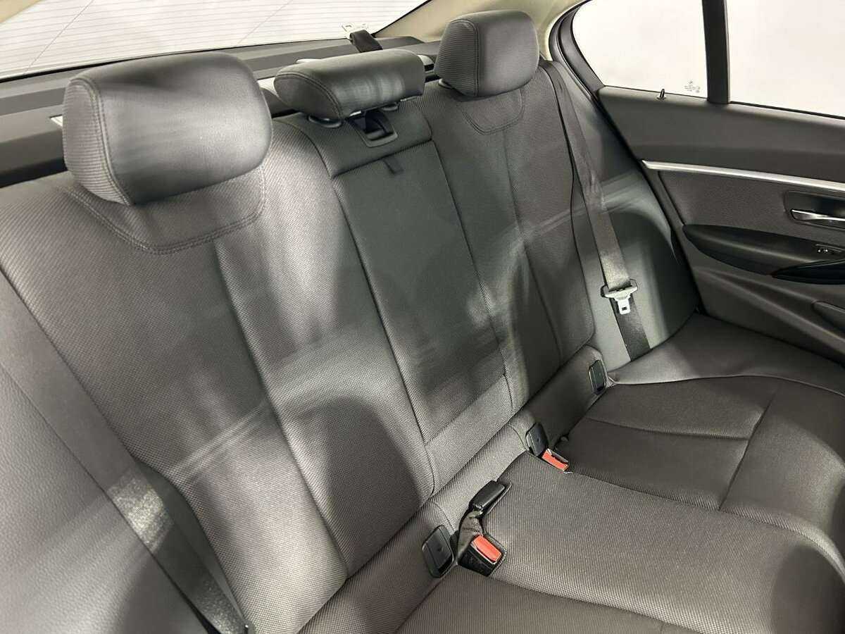 Б/У БМВ 3 серии 2016 года. Фото: #14