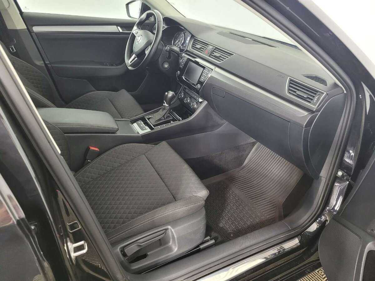 Б/У Шкода Суперб 2016 года. Фото: #13