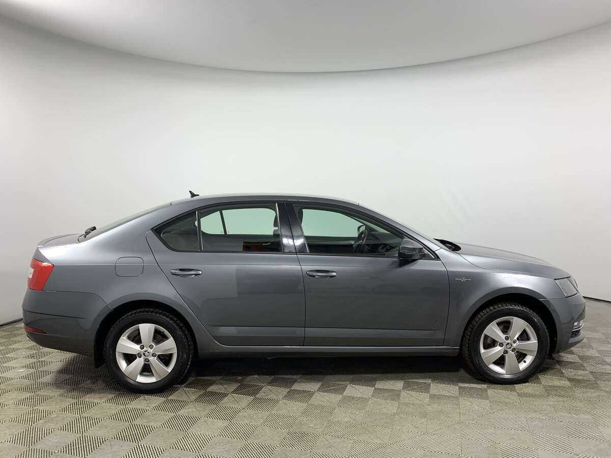 Б/У Шкода Октавия 2020 года. Фото: #3