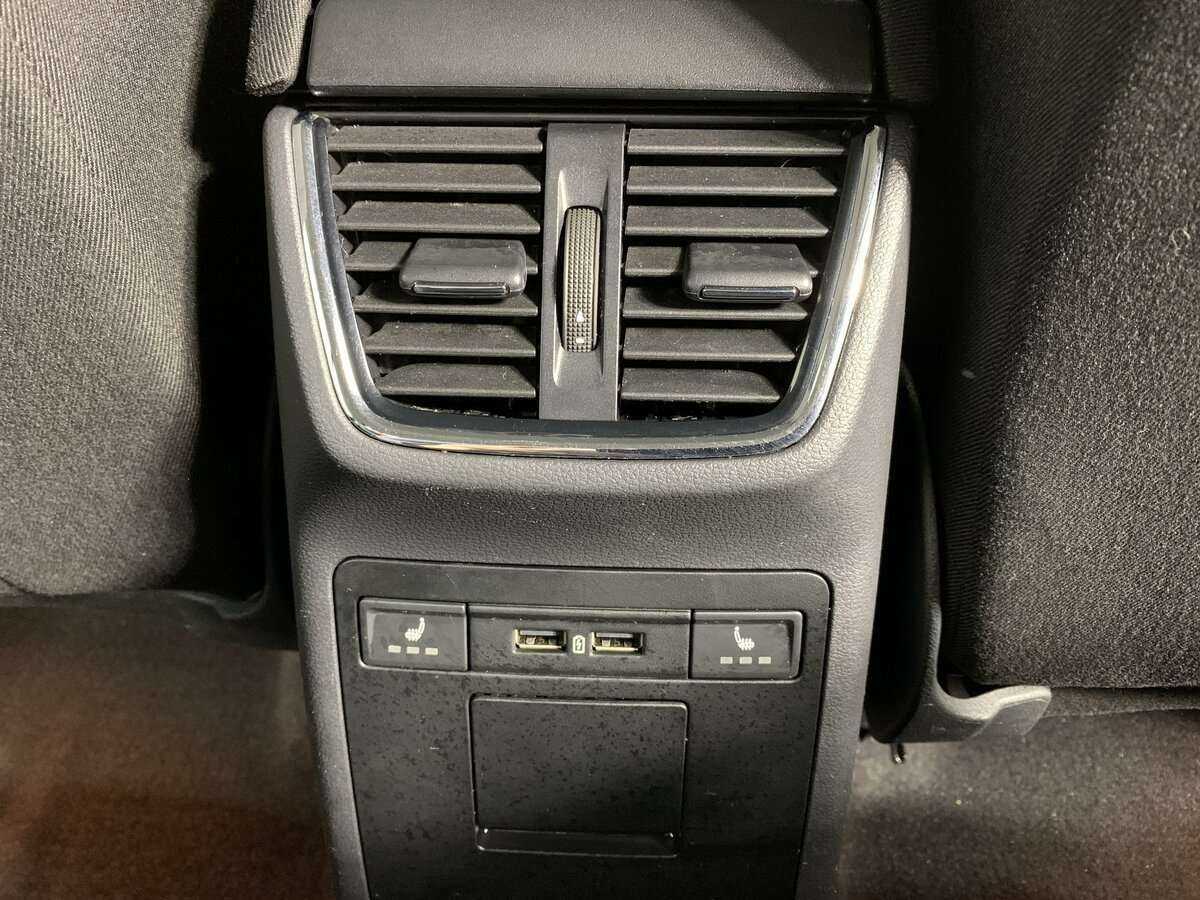 Б/У Шкода Октавия 2020 года. Фото: #17