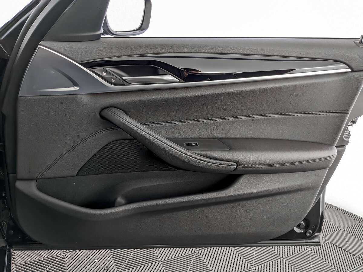 Б/У БМВ 5 серии 2018 года. Фото: #19