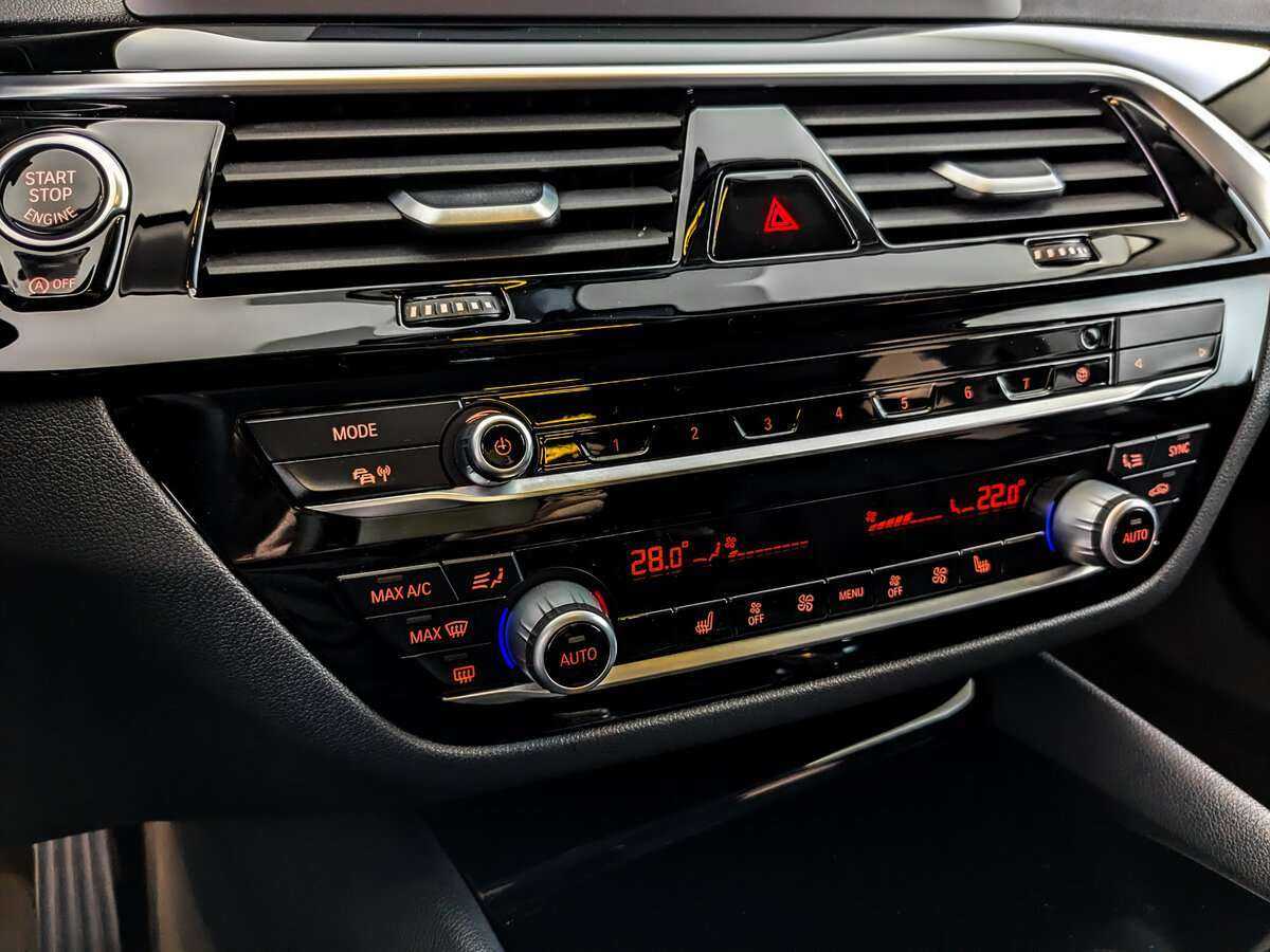 Б/У БМВ 5 серии 2018 года. Фото: #21