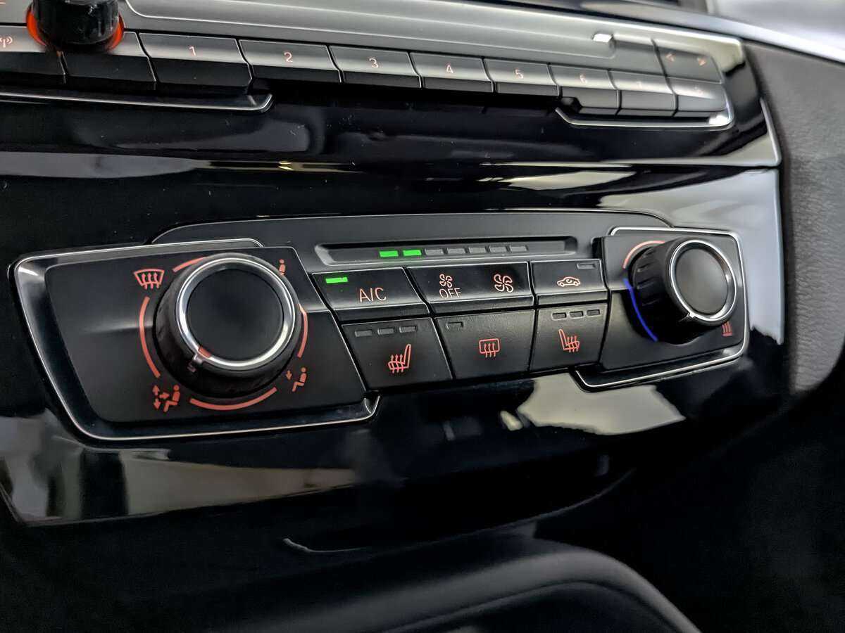 Б/У БМВ Икс1 2019 года. Фото: #16