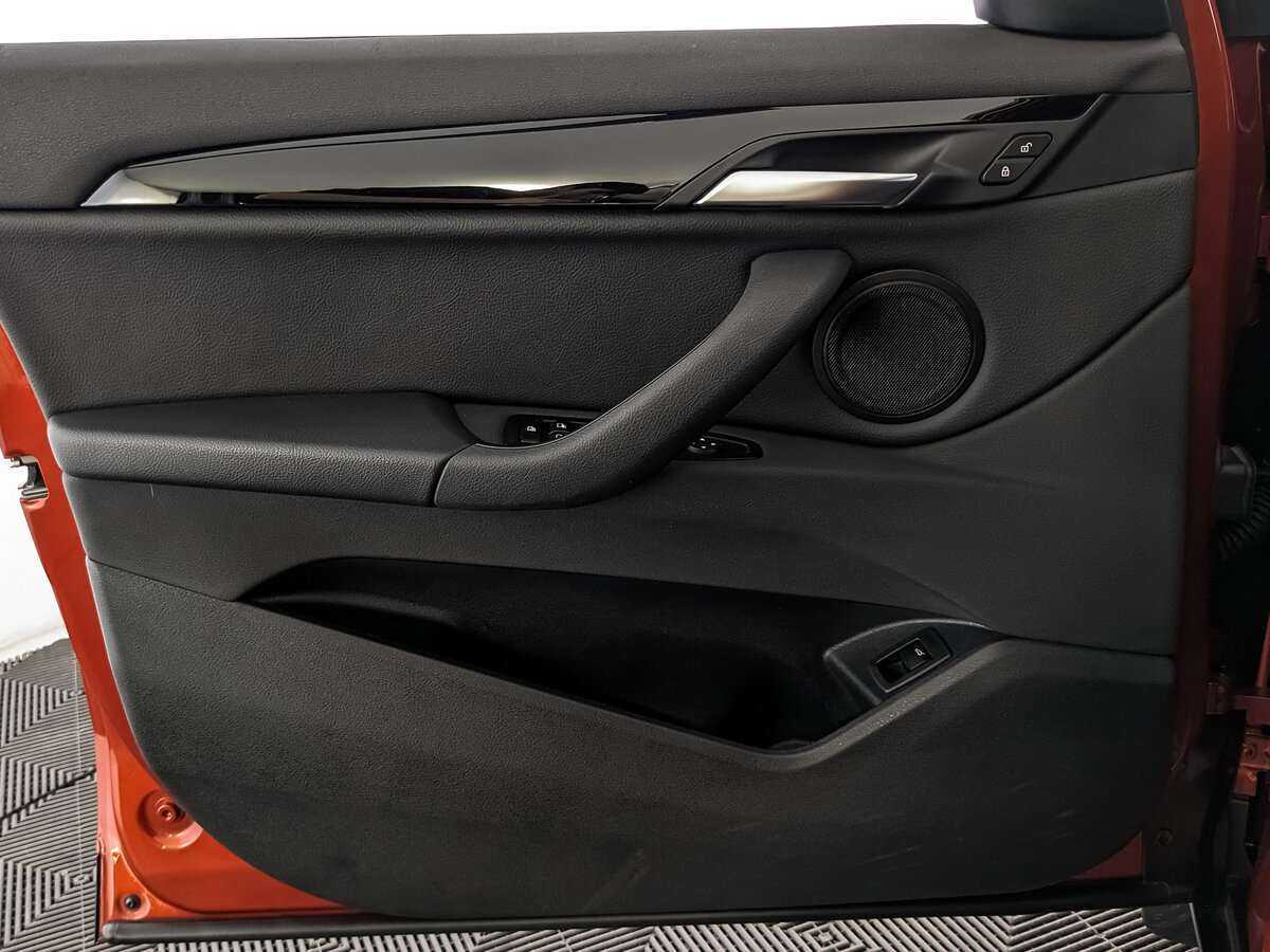 Б/У БМВ Икс1 2018 года. Фото: #16