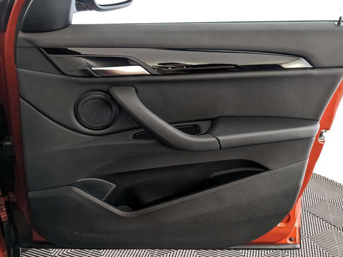 Б/У БМВ Икс1 2018 года. Фото: #22