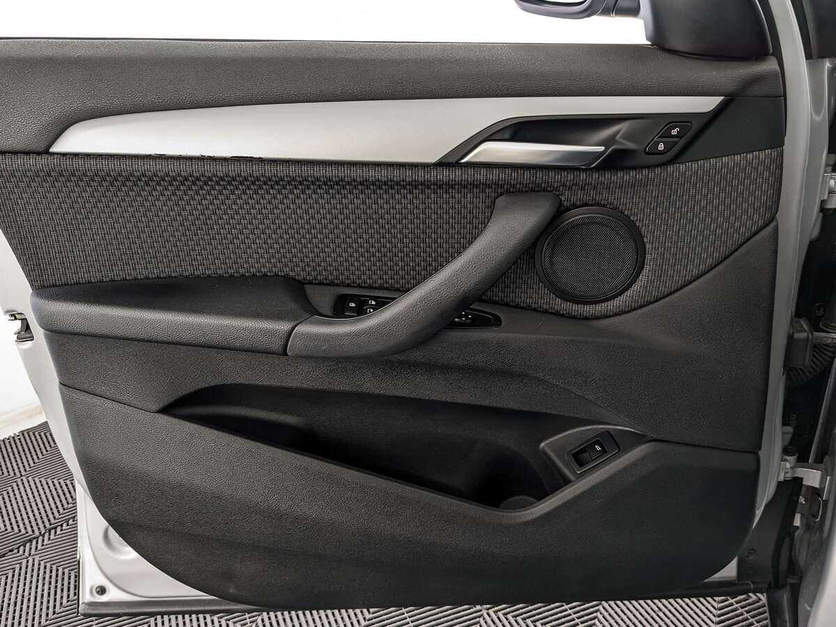 Б/У БМВ Икс1 2015 года. Фото: #18