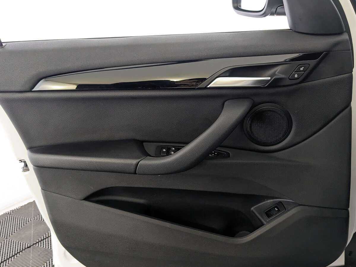 Б/У БМВ Икс1 2019 года. Фото: #16